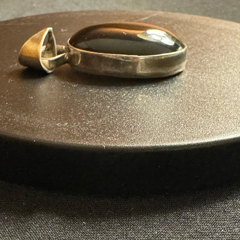 J. Wright Signed Onyx Pendant Necklace